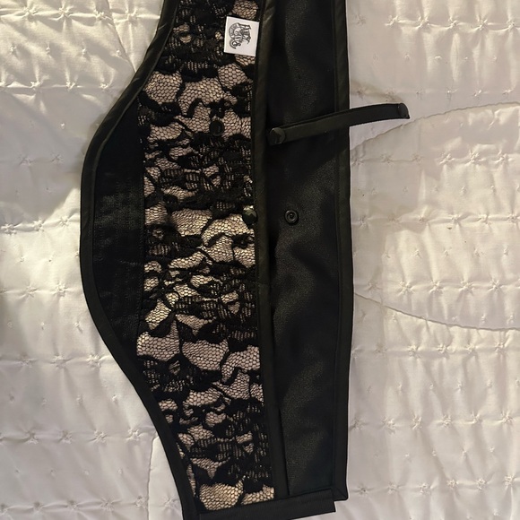 Woman’s FancyPants Belly band holster. - Picture 5 of 10